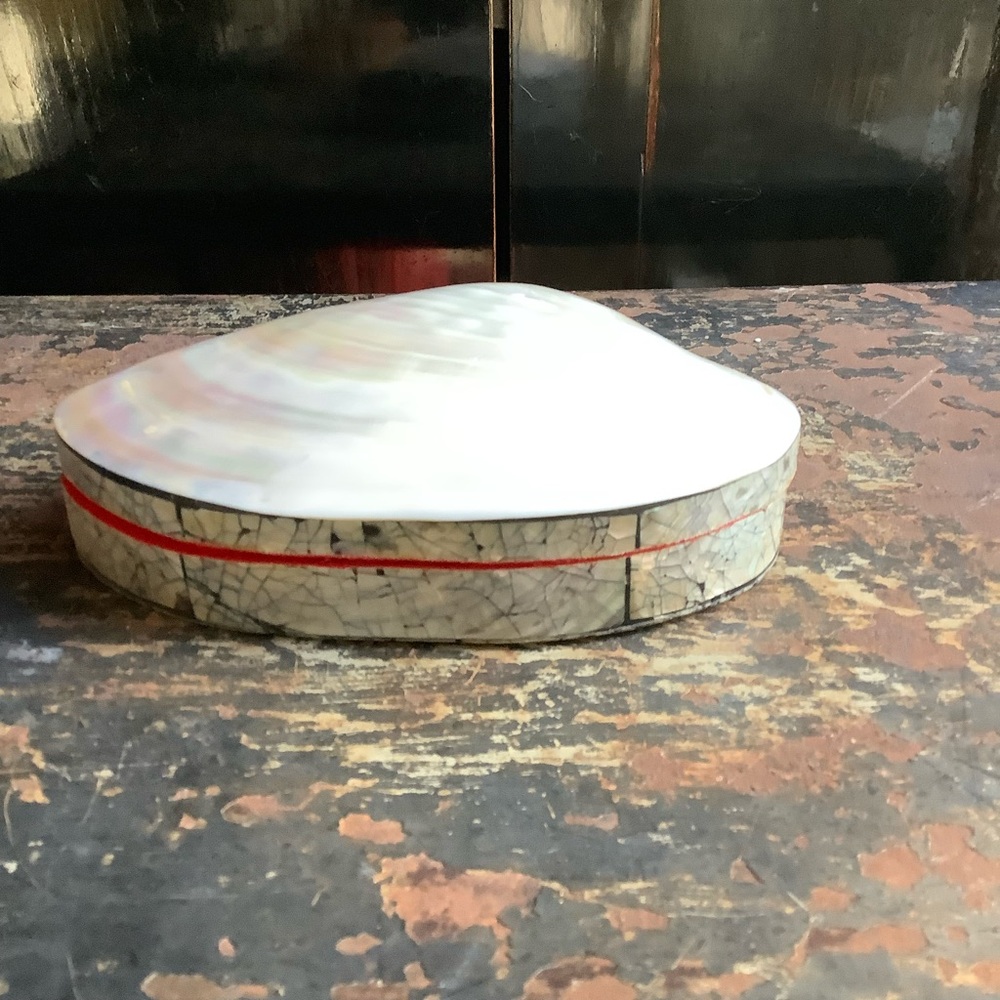 Vintage Large Mother of Pearl Clam Shell and Abalone Box - Picture 4 of 7